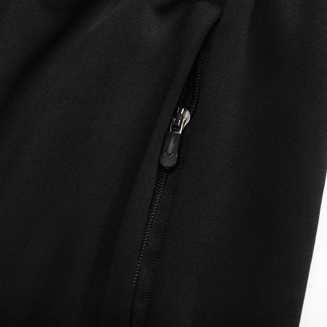 2025/26 Liverpool Sweatshirt Kit - White (Top+Pants) - gojersey