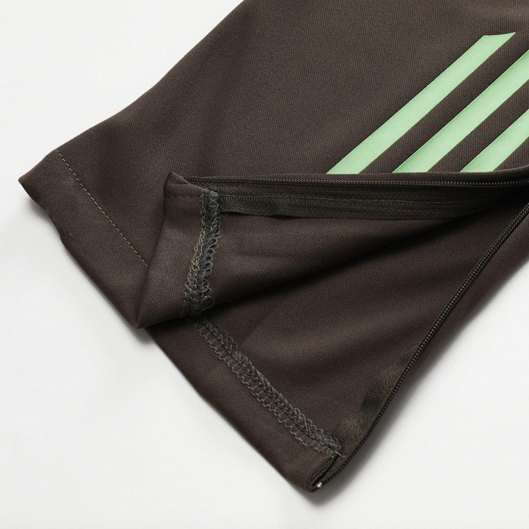 Real Madrid Sweatshirt Kit 2025/26 - Green (Top+Pants) - gojersey